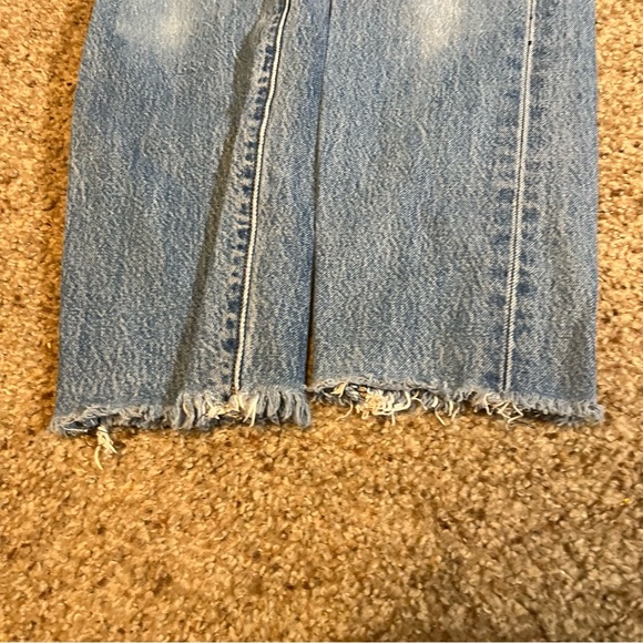 Levis Wedgie Jean High Rise Premium Denim Light Wash Slim Raw Hem Tapered Fit 25 - Picture 4 of 9